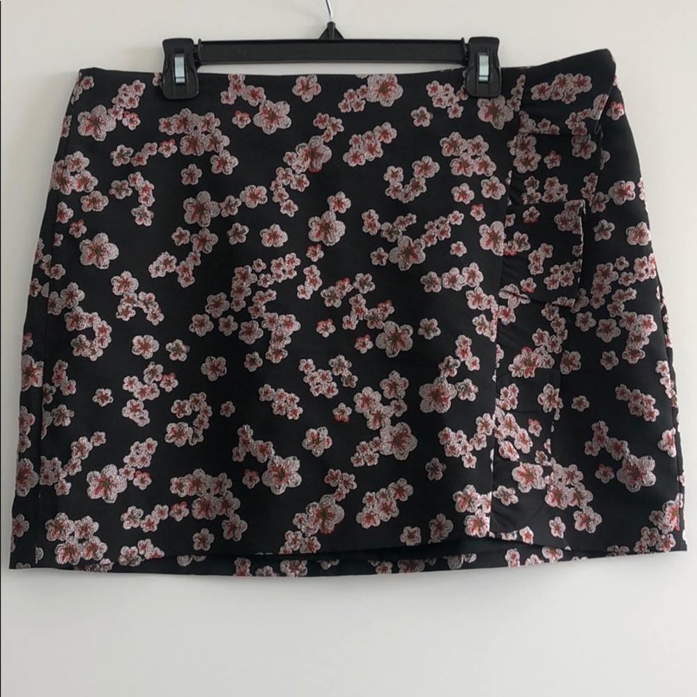 NWT Express Embroidered Floral Mini Skirt